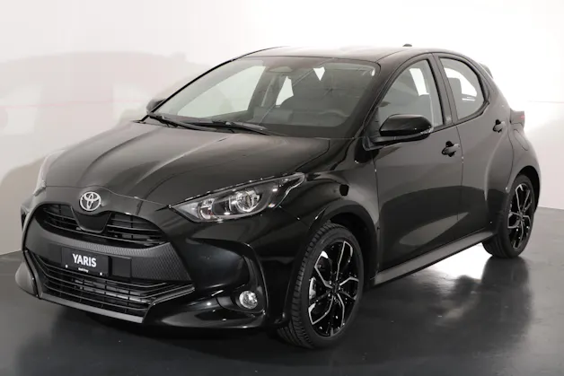Toyota Yaris 1.5 HEV Black & White Edition