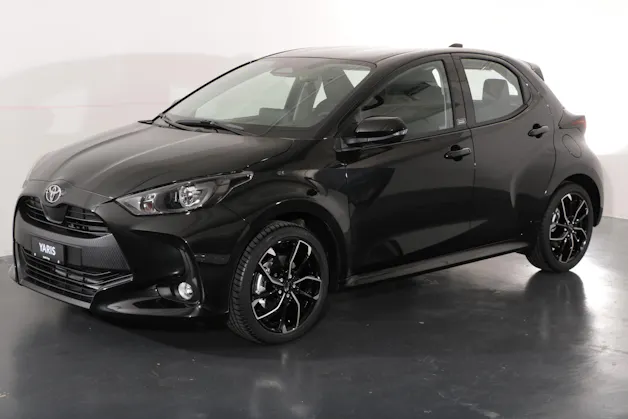Toyota Yaris 1.5 HEV Black & White Edition
