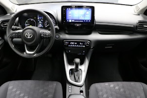 Vehicle image TOYOTA Yaris 1.5 HEV Black & White Edition