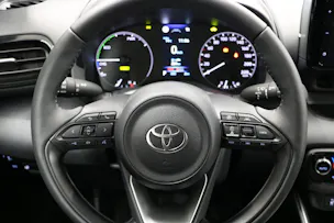 Toyota Yaris 1.5 HEV Black & White Edition