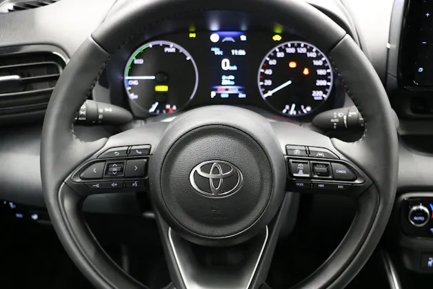 Toyota Yaris 1.5 HEV Black & White Edition