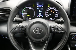 Vehicle image TOYOTA Yaris 1.5 HEV Black & White Edition