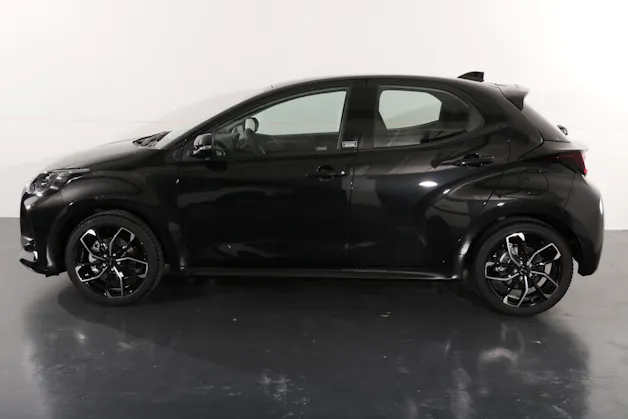 Toyota Yaris 1.5 HEV Black & White Edition