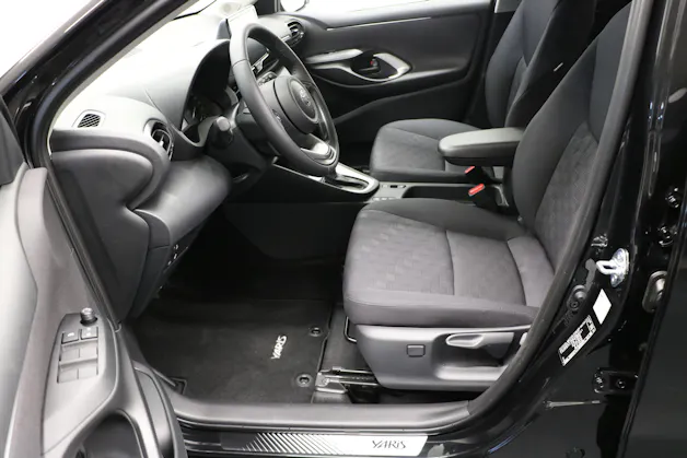 Toyota Yaris 1.5 HEV Black & White Edition