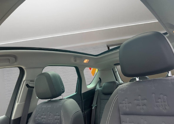 Vehicle image 12 Vehicle image 12