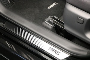 Vehicle image TOYOTA Yaris 1.5 HEV Black & White Edition