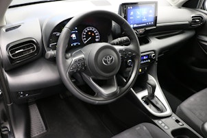 Vehicle image TOYOTA Yaris 1.5 HEV Black & White Edition