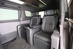 Vehicle image LEXUS LM 350h VIP