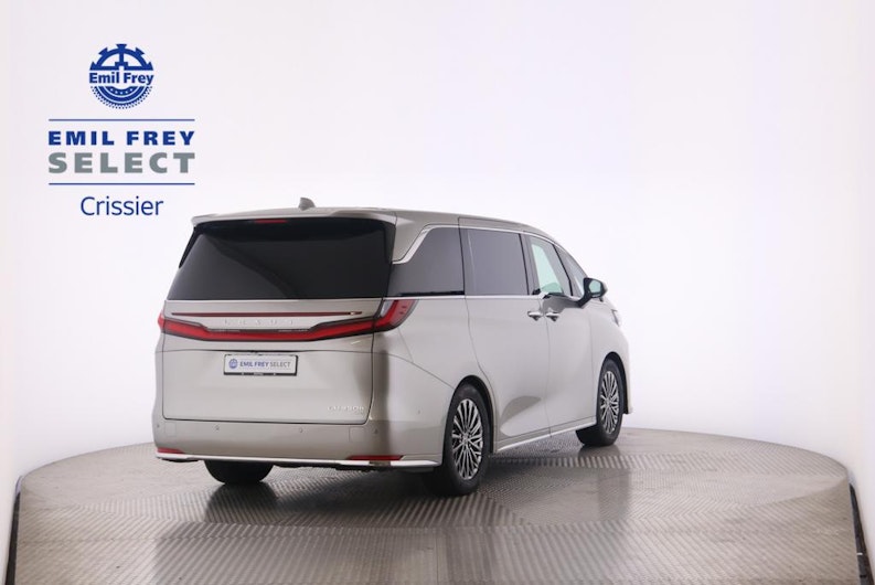 Vehicle image LEXUS LM