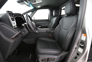 Vehicle image LEXUS LM 350h VIP