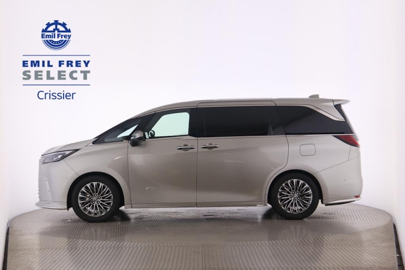 Vehicle image LEXUS LM