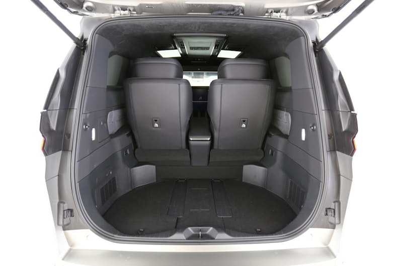 Vehicle image LEXUS LM