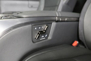 Vehicle image LEXUS LM 350h VIP