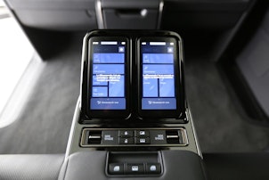 Vehicle image LEXUS LM 350h VIP