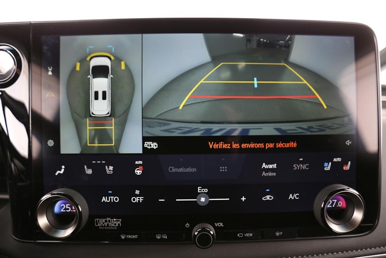 Vehicle image LEXUS LM