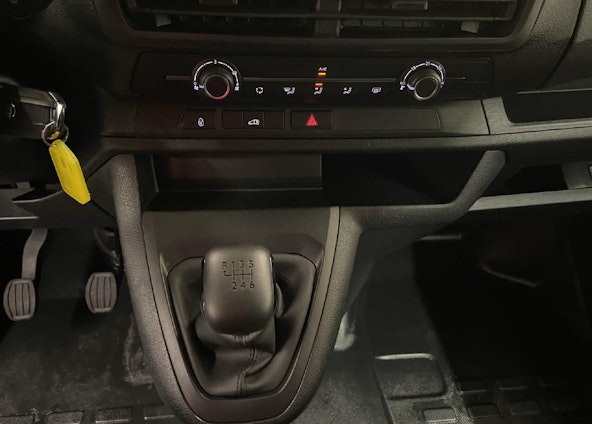 Vehicle image 8 Vehicle image 8