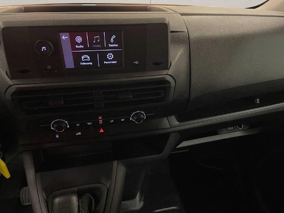 Vehicle image 7 Vehicle image 7