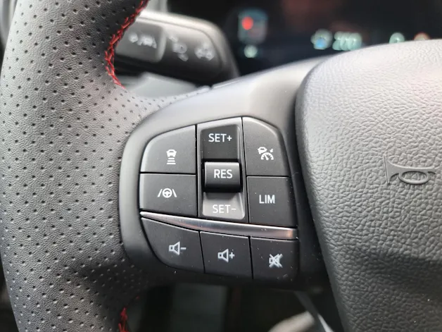 Ford Focus 1.0i EcoB Hybrid 155 ST-Line X