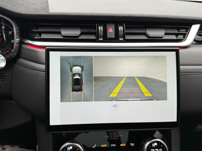 Vehicle image JAGUAR F-PACE