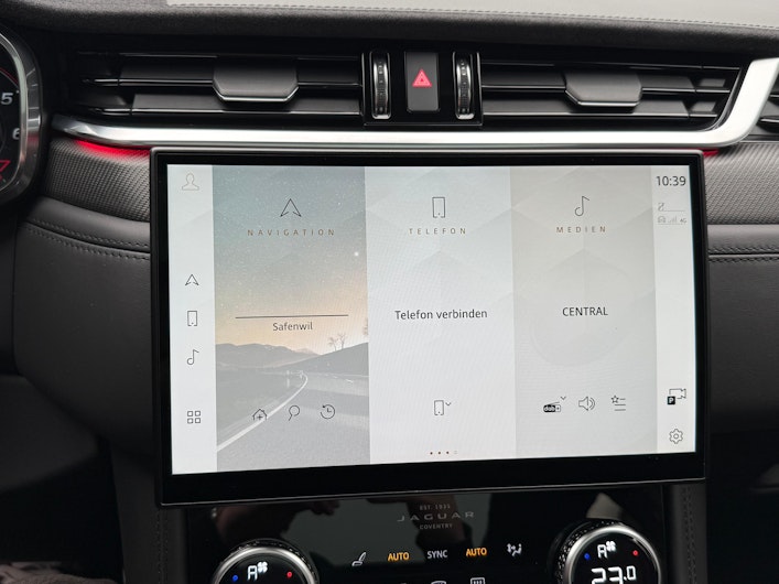 Vehicle image JAGUAR F-PACE