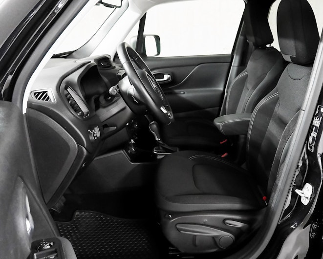 Vehicle image JEEP RENEGADE