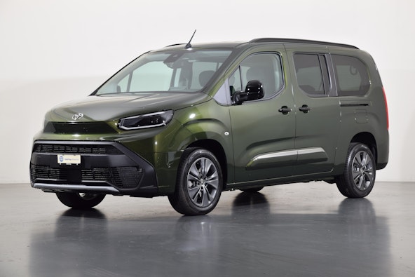First vehicle image