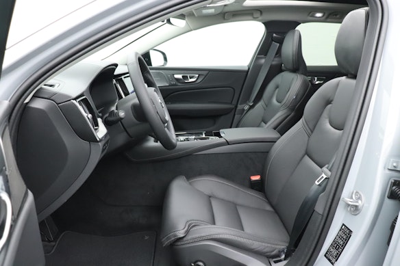 VOLVO V60 2.0 T6 TE Ultimate Dark eAWD 2