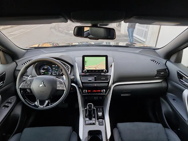 MITSUBISHI ECLIPSE CROSS 7