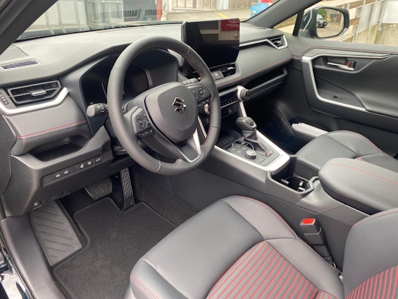 Vehicle image 5
