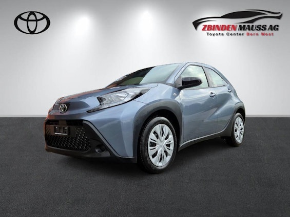First vehicle image