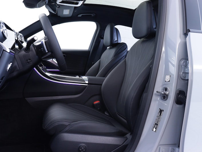 Vehicle image MERCEDES-BENZ GLC 220