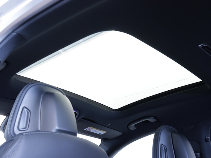 Vehicle image MERCEDES-BENZ GLC 220