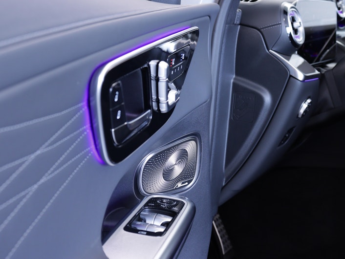 Vehicle image MERCEDES-BENZ GLC 220