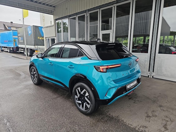 Vehicle image 30