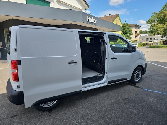 Vehicle image 27