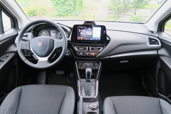 Vehicle image 16