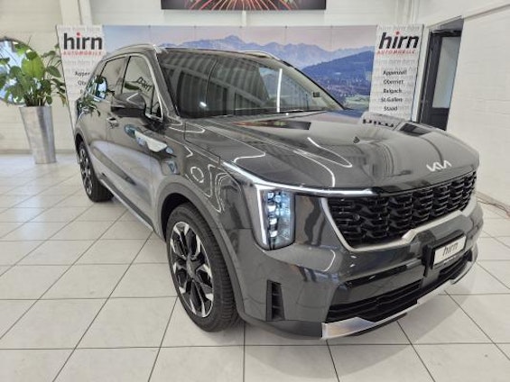 First vehicle image First vehicle image