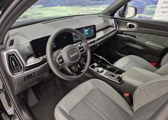 Vehicle image 4 Vehicle image 4