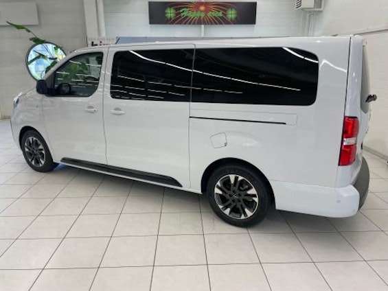 Vehicle image 2 Vehicle image 2