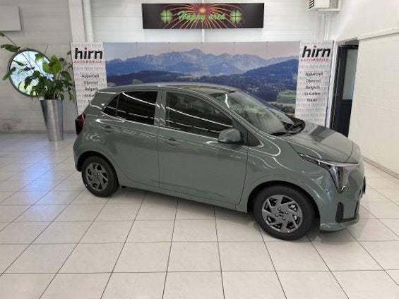 First vehicle image