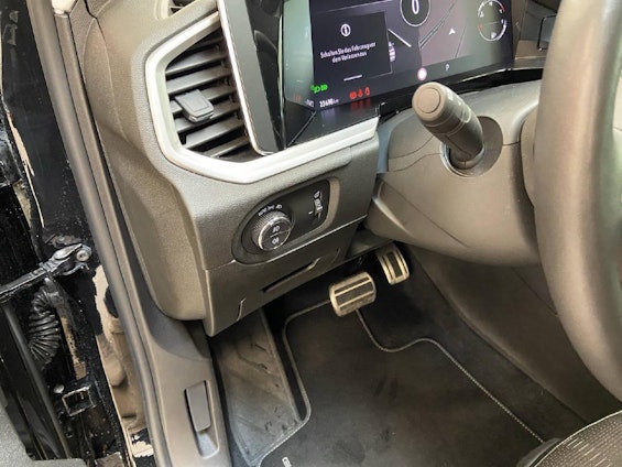 Vehicle image 12 Vehicle image 12