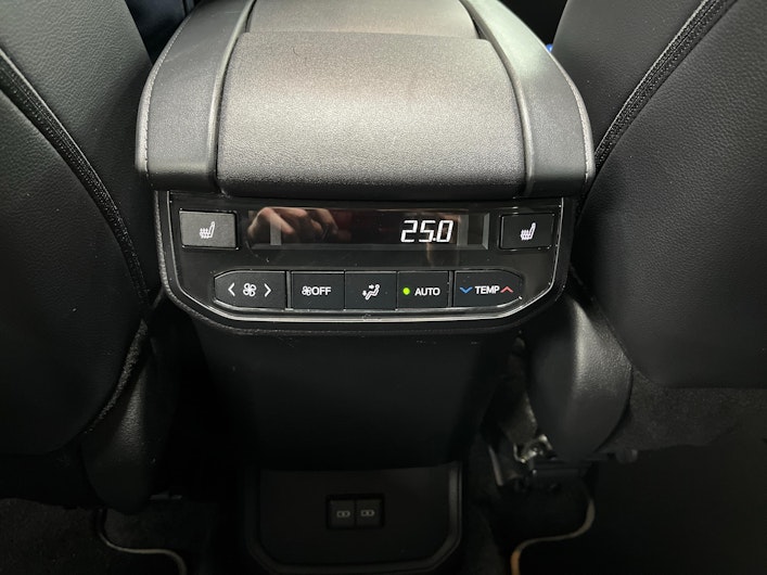 Vehicle image TOYOTA Highlander