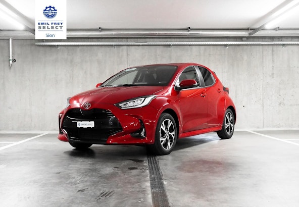First vehicle image