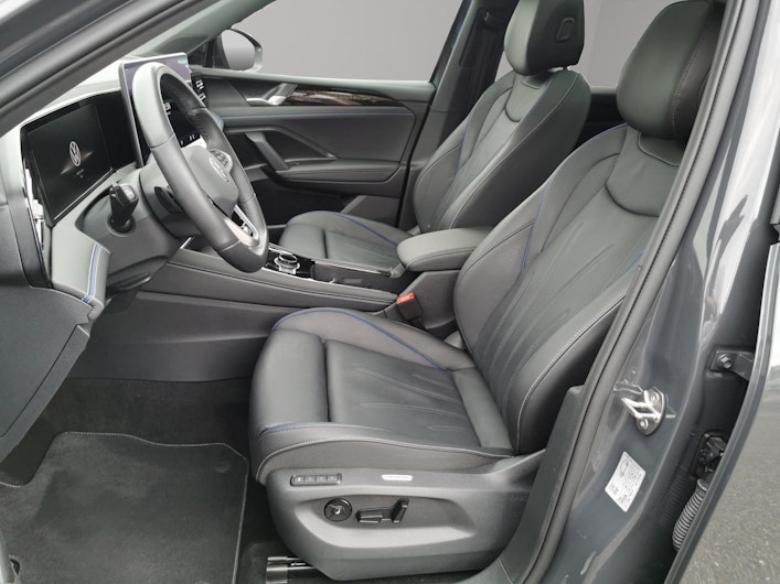 Vehicle image VW TIGUAN