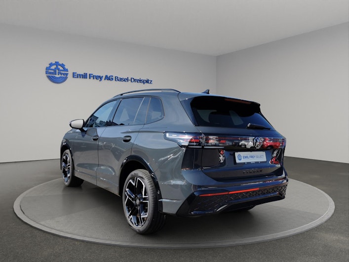 Vehicle image VW TIGUAN