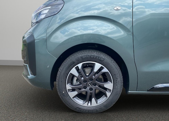 Vehicle image 9 Vehicle image 9