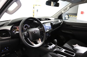 Vehicle image TOYOTA Hilux Double Cab.-Chassis 2.4 D-4D 150 Comfort