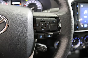 Vehicle image TOYOTA Hilux Double Cab.-Chassis 2.4 D-4D 150 Comfort