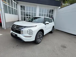 Mitsubishi Outlander 2.4 PHEV Inform 4x4