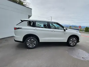 Mitsubishi Outlander 2.4 PHEV Inform 4x4